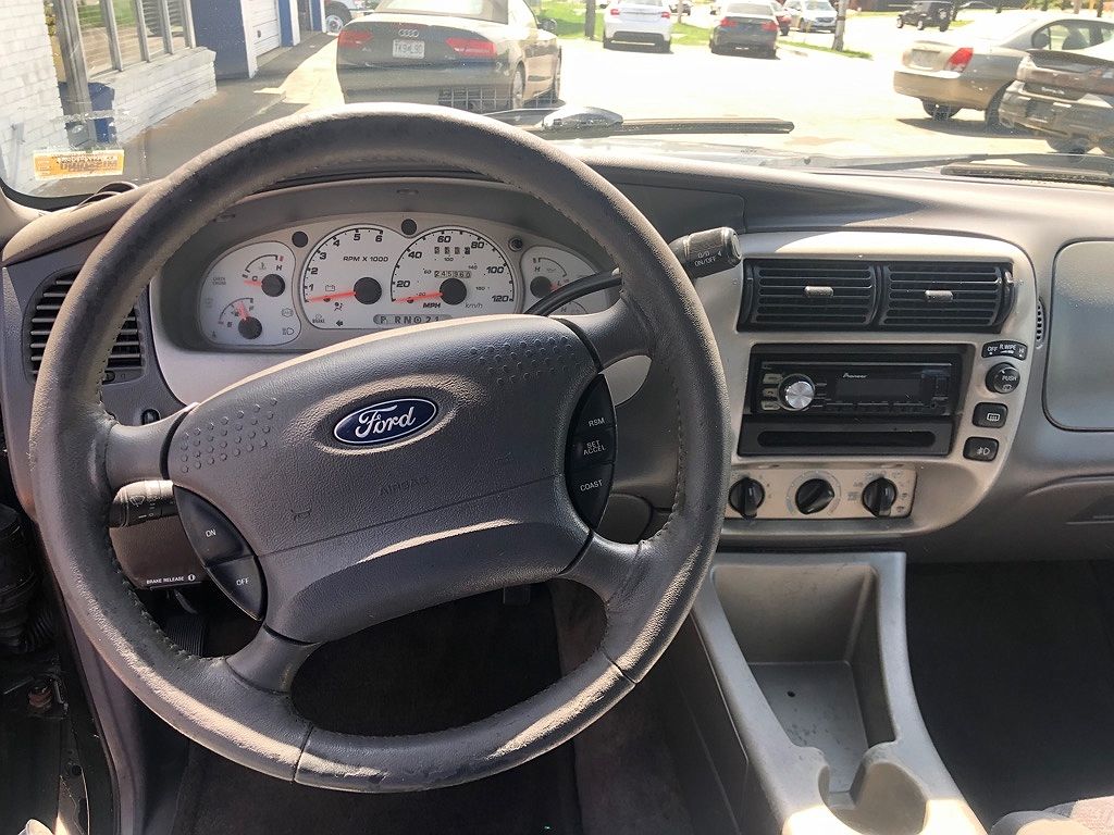 2001 Ford Explorer Sport image 9
