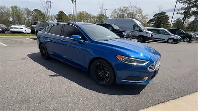 2018 Ford Fusion SE image 1