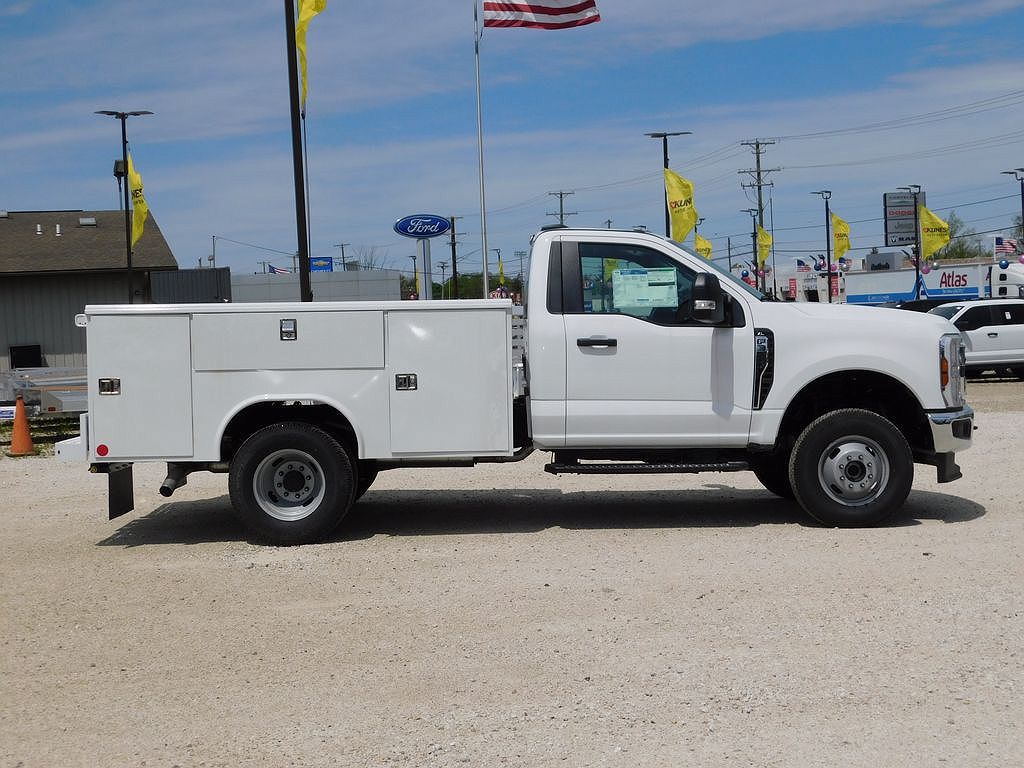 2024 Ford F-350 null image 1