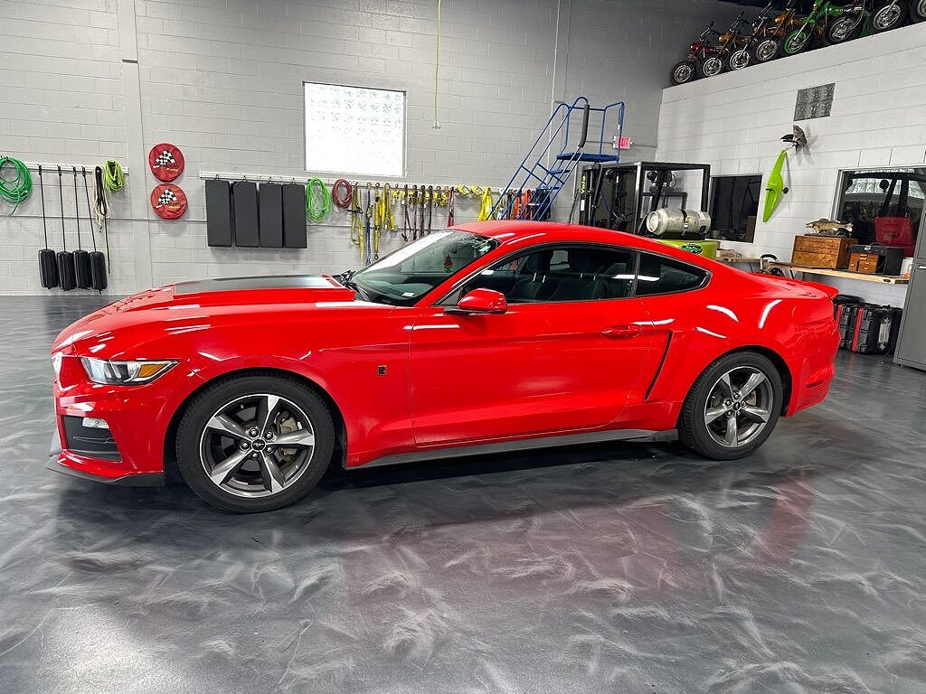 2015 Ford Mustang null image 1