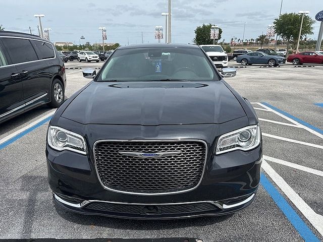2018 Chrysler 300 Limited Edition image 1