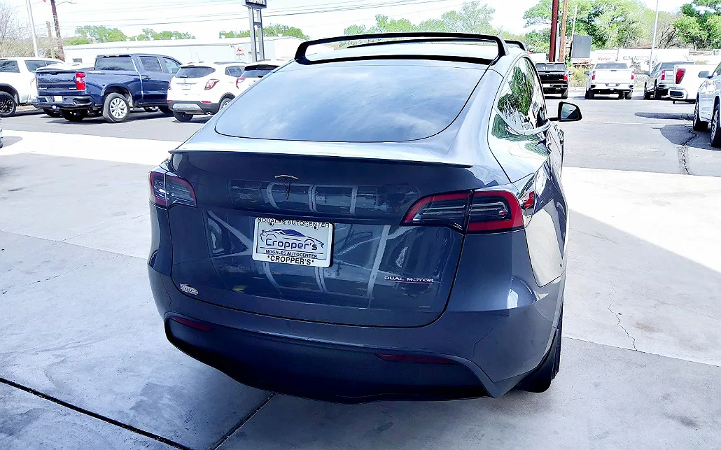 2023 Tesla Model Y Performance image 3