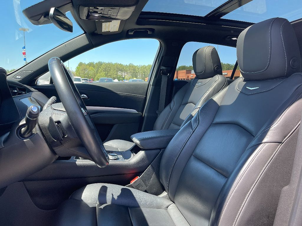2020 Cadillac XT4 Premium Luxury image 2