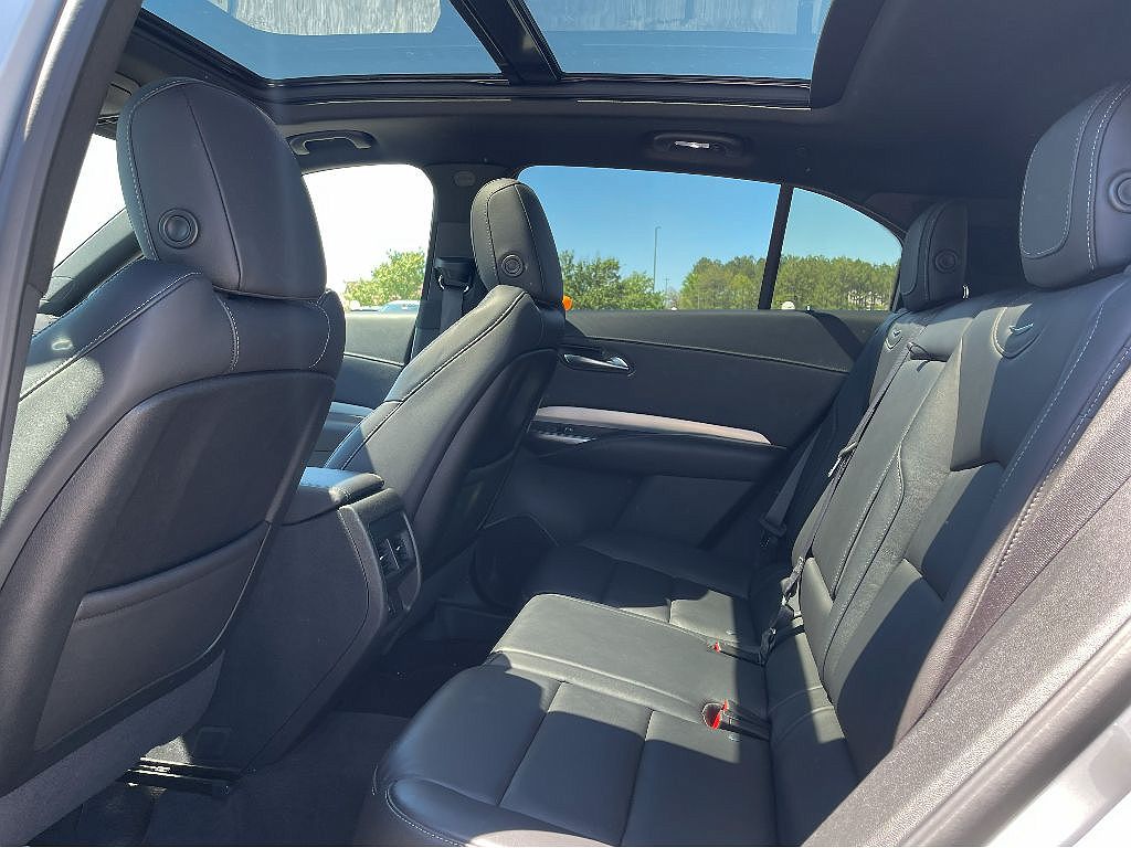 2020 Cadillac XT4 Premium Luxury image 3
