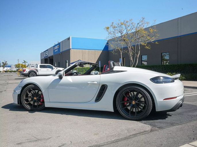 2023 Porsche 718 Spyder