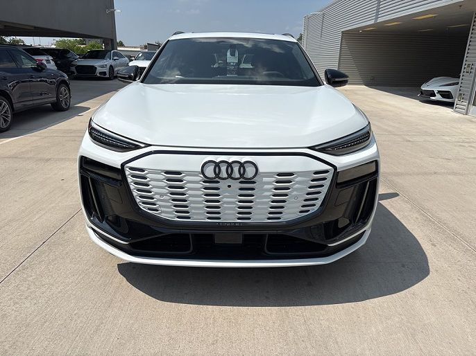 2025 Audi SQ6 e-tron