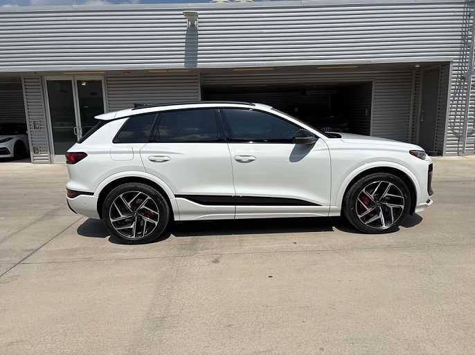 2025 Audi SQ6 e-tron