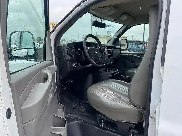 2013 Chevrolet Express 1500 image 5