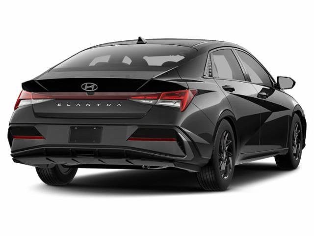 2024 Hyundai Elantra SEL image 3