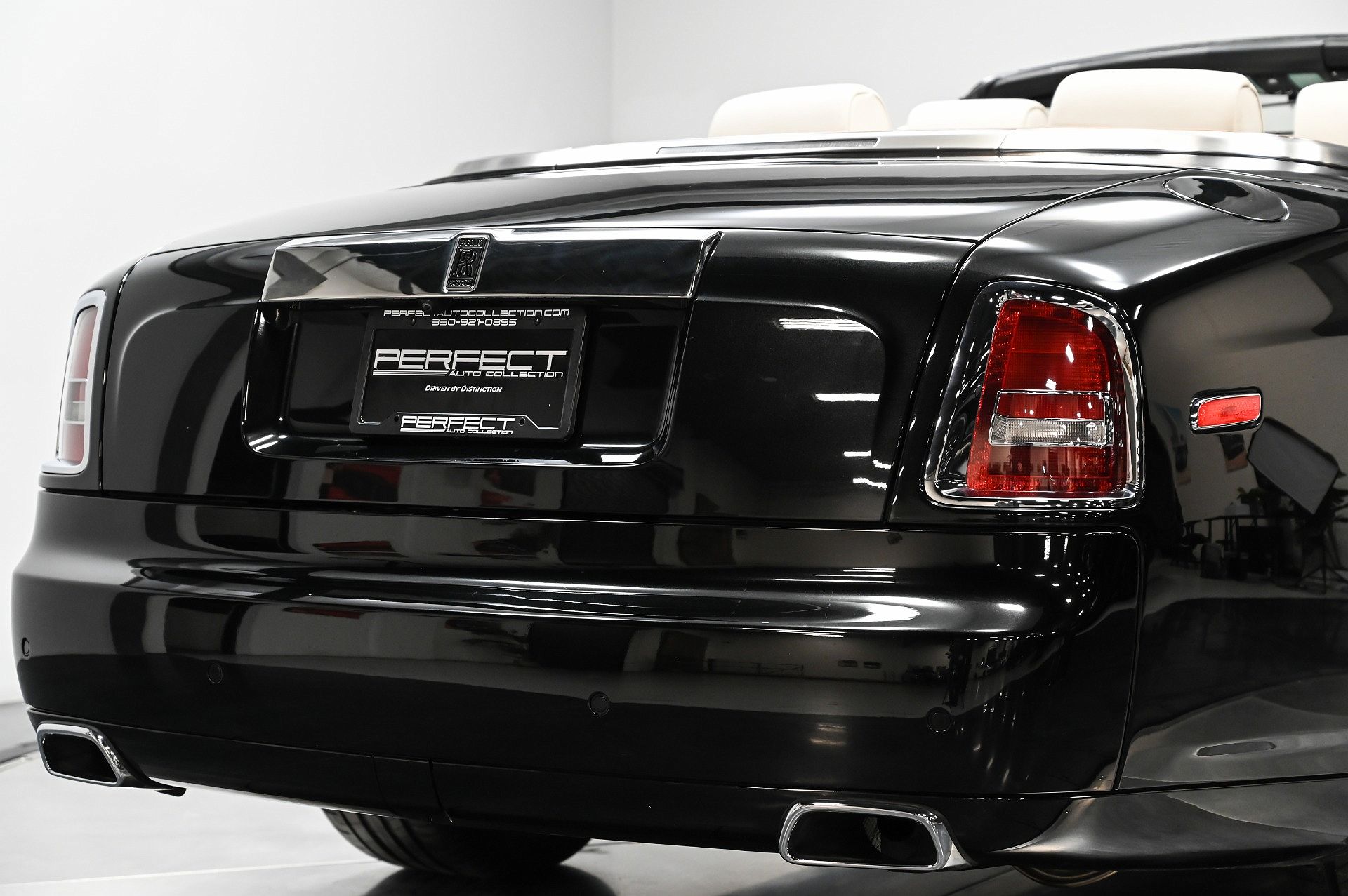 2015 Rolls-Royce Phantom Drophead image 52