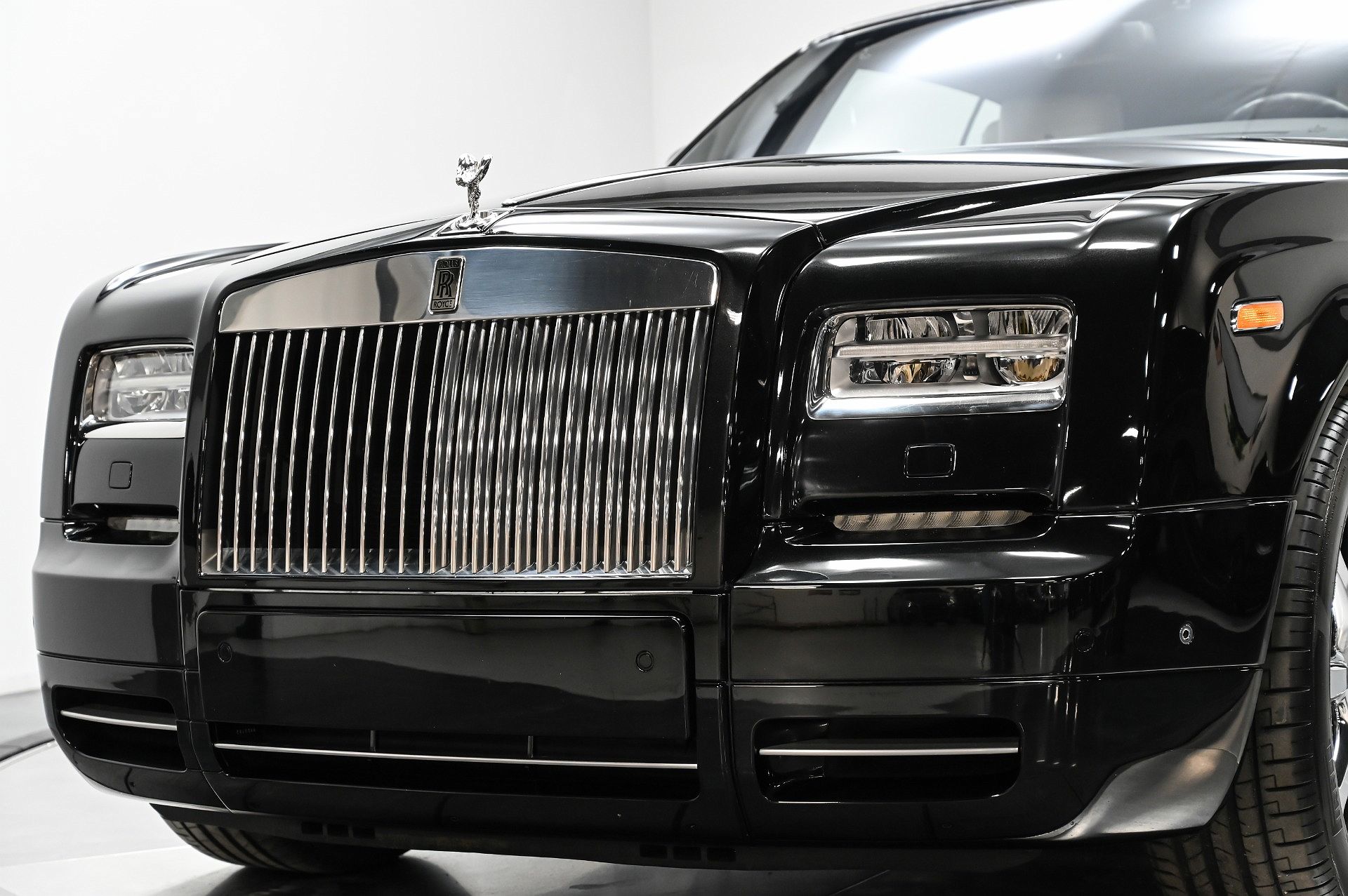 2015 Rolls-Royce Phantom Drophead image 56
