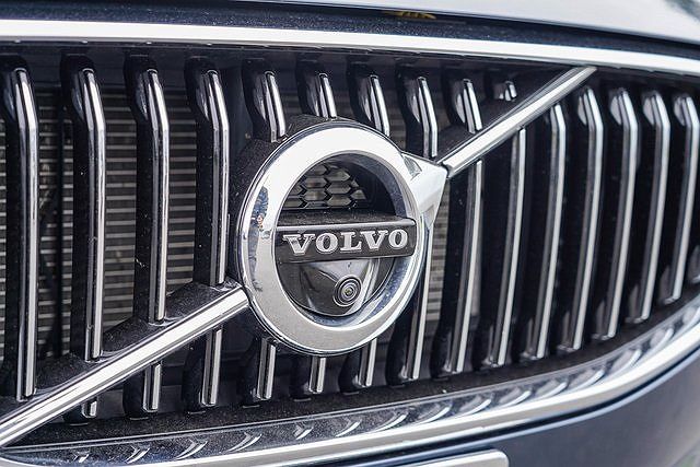 2021 Volvo XC60 T8 Inscription image 3