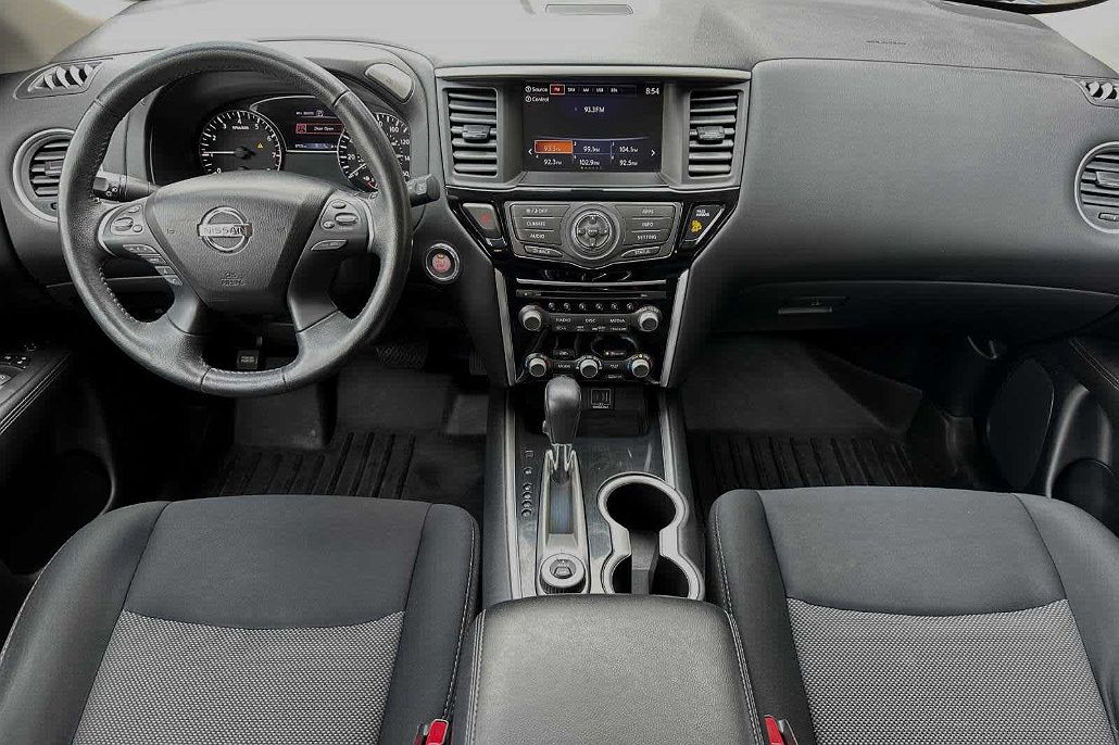 2019 Nissan Pathfinder SV image 2
