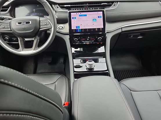 2023 Jeep Grand Cherokee Limited photo 8