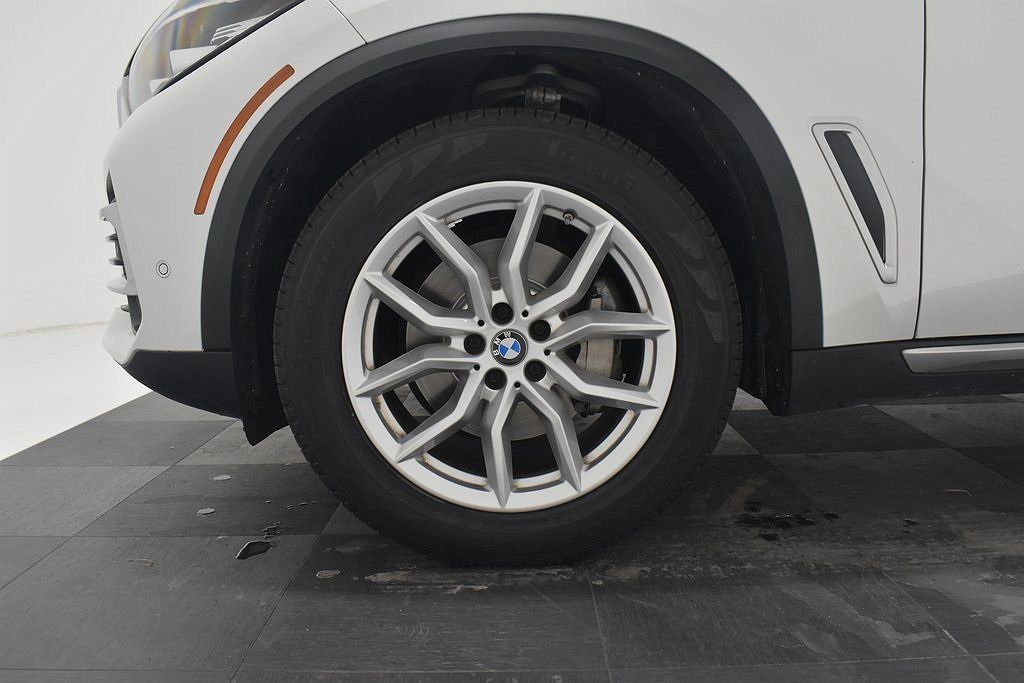 2021 BMW X5 xDrive40i image 5