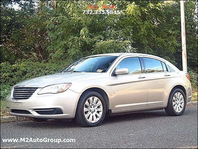 2014 Chrysler 200 LX image 0
