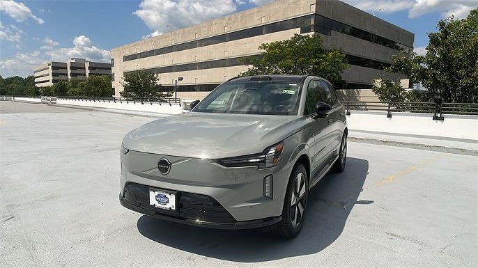 2025 Volvo EX90