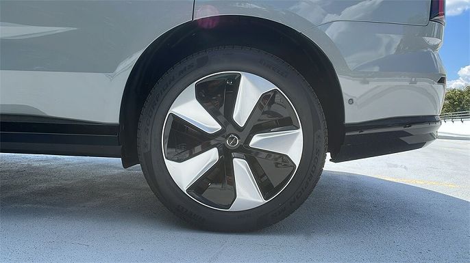 2025 Volvo EX90