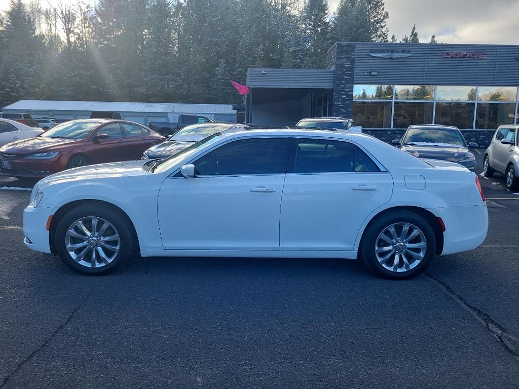 2016 Chrysler 300 Limited Edition image 1