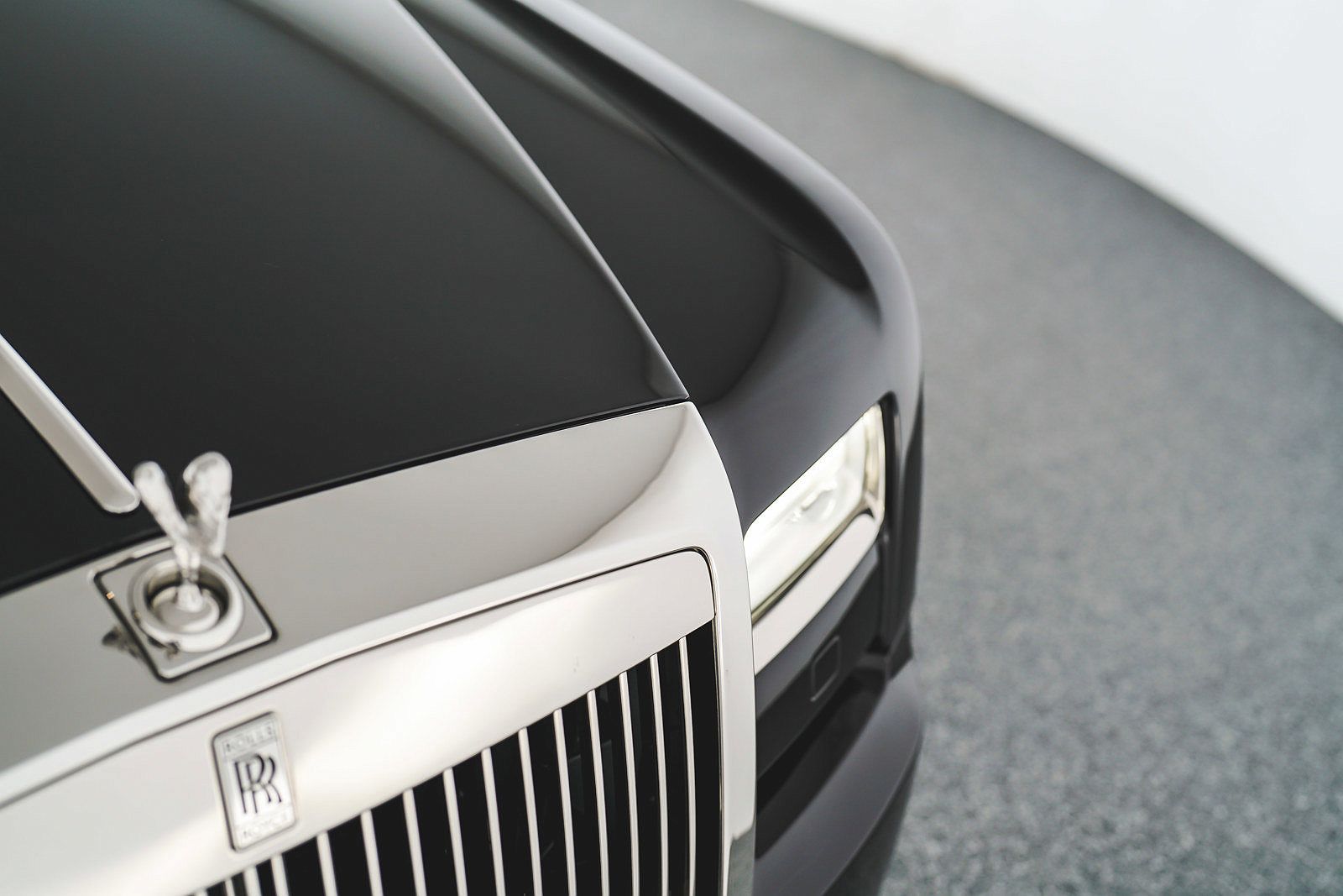 2015 Rolls-Royce Phantom Drophead image 11