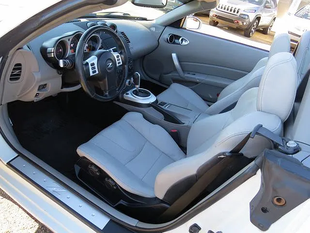 2008 Nissan Z 350Z image 4