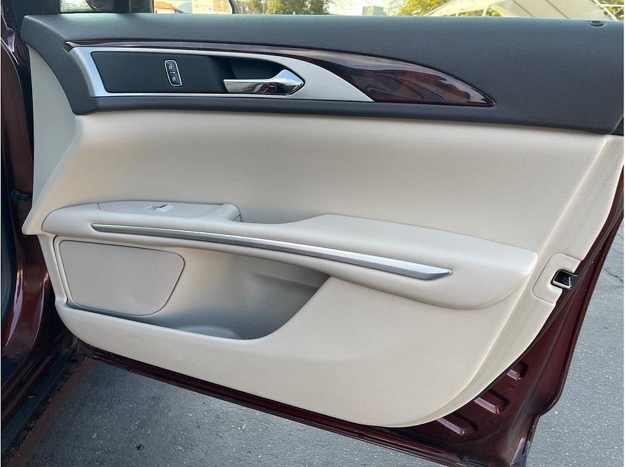 2016 Lincoln MKZ null image 9