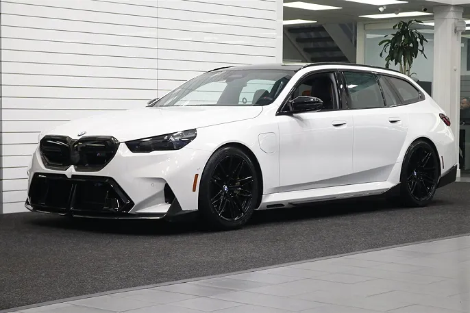 2025 BMW M5