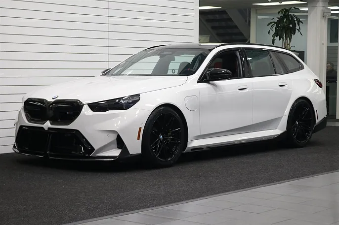 2025 BMW M5