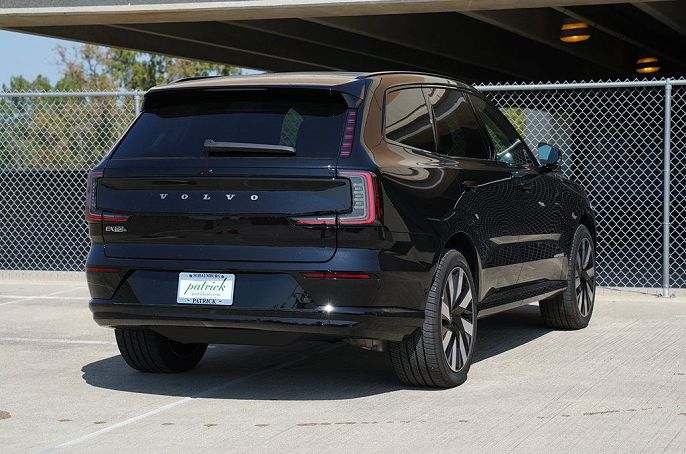 2025 Volvo EX90
