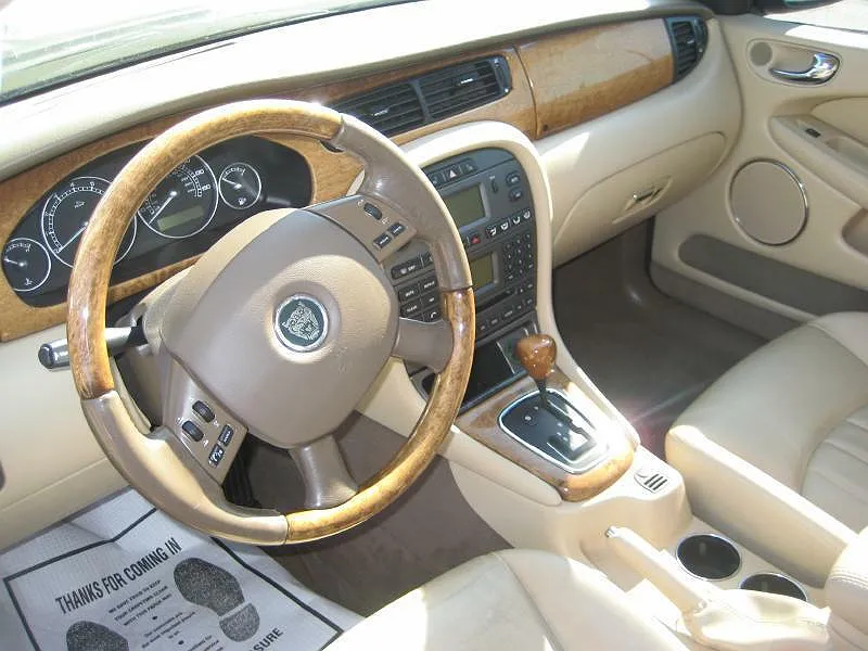 2004 Jaguar X-Type null image 2
