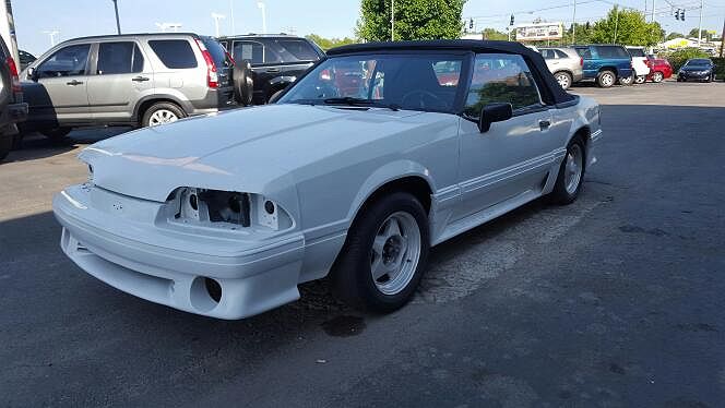 1990 Ford Mustang GT image 4