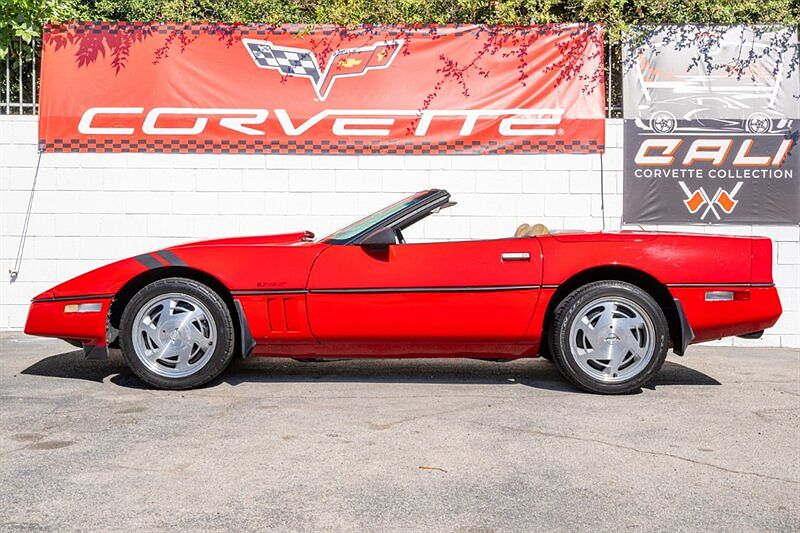 1989 Chevrolet Corvette null image 24