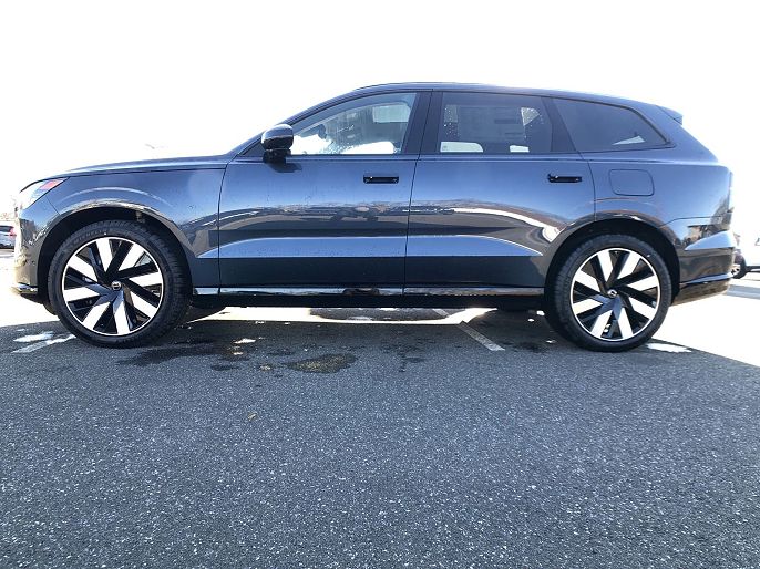 2025 Volvo EX90