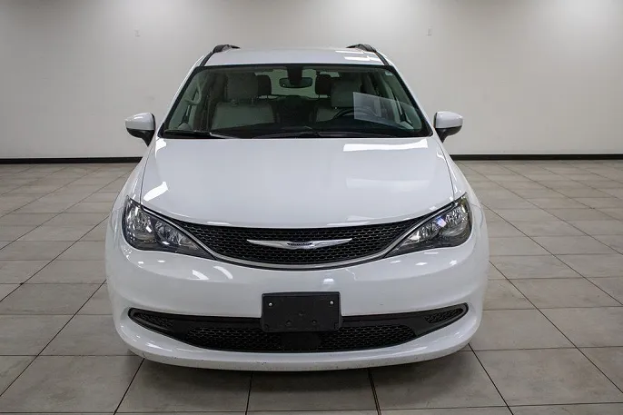 2021 Chrysler Voyager