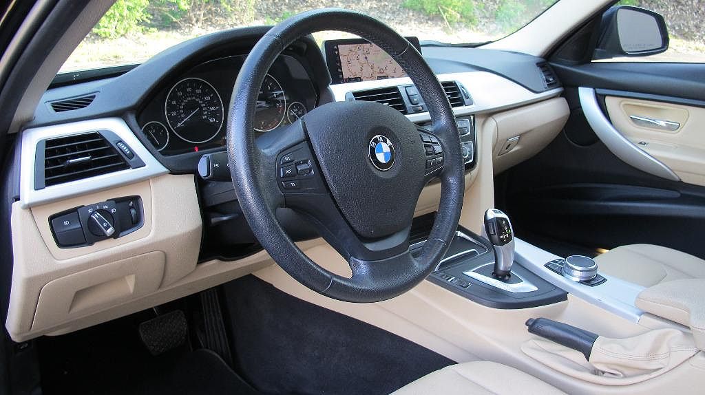 2018 BMW 3 Series 320i image 5