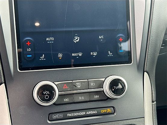 2022 Ford Edge SEL photo 11