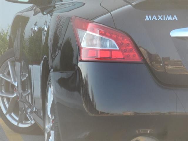 2011 Nissan Maxima SV image 0