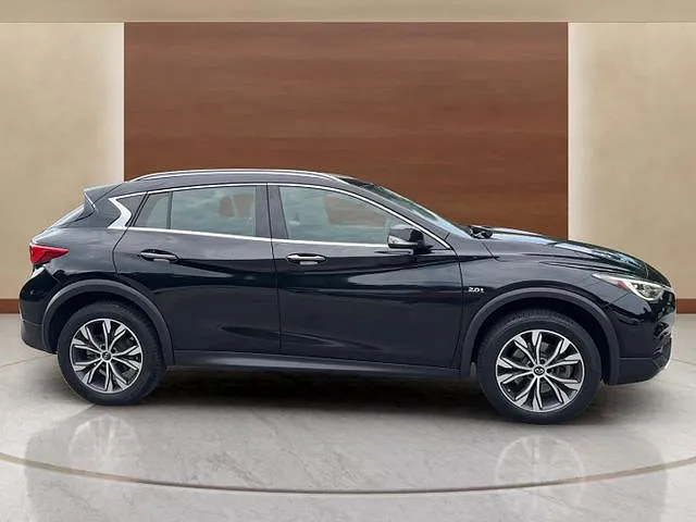 2017 Infiniti QX30