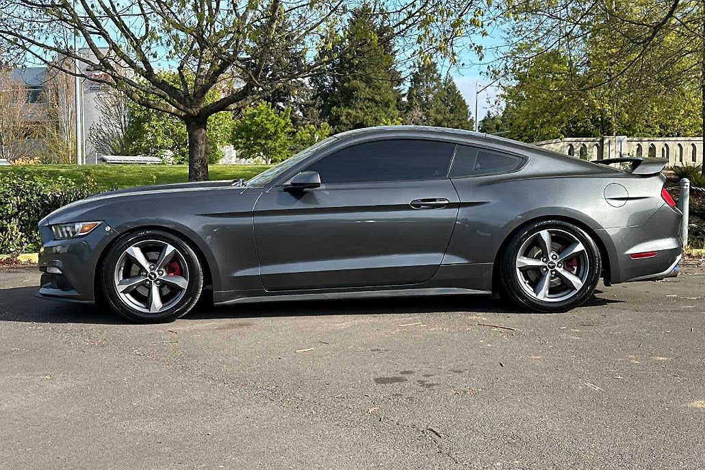 2016 Ford Mustang null image 4