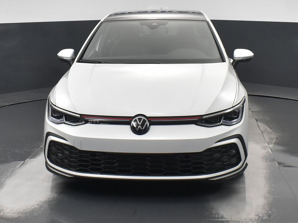 2024 Volkswagen Golf SE image 3