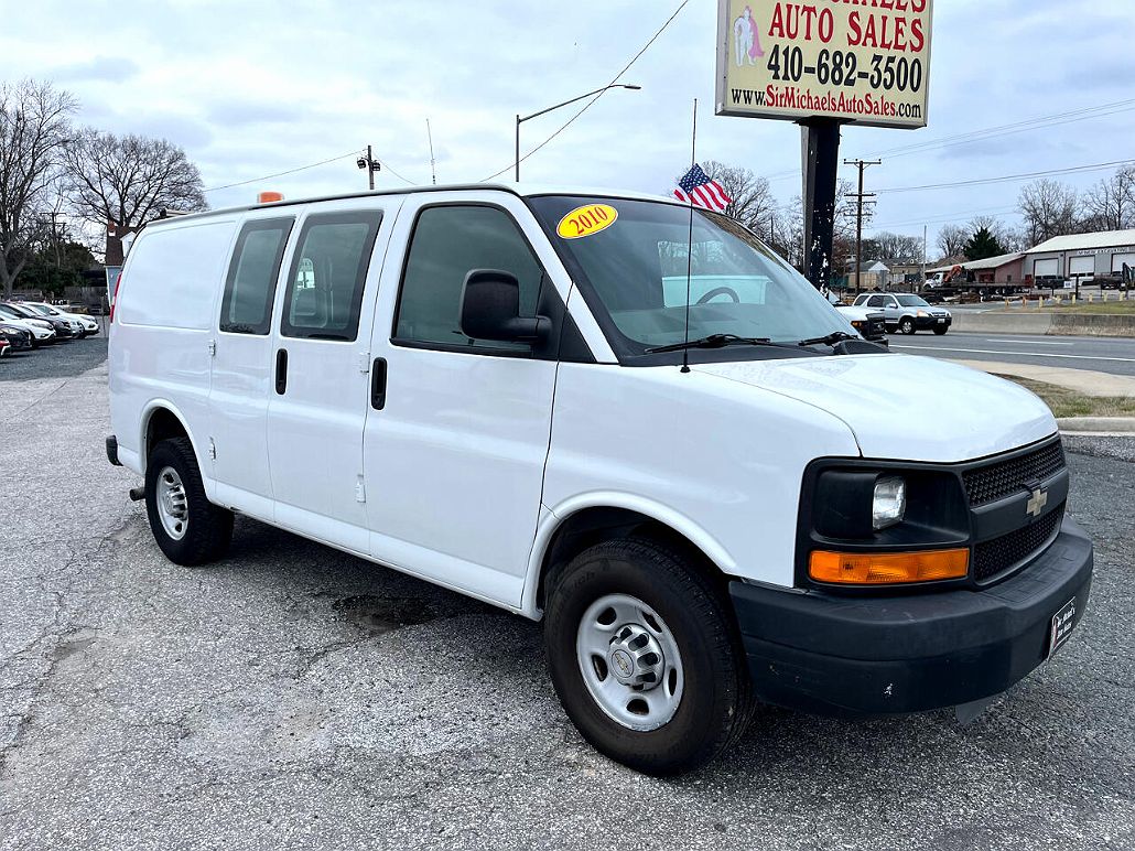 2010 Chevrolet Express 2500 image 3