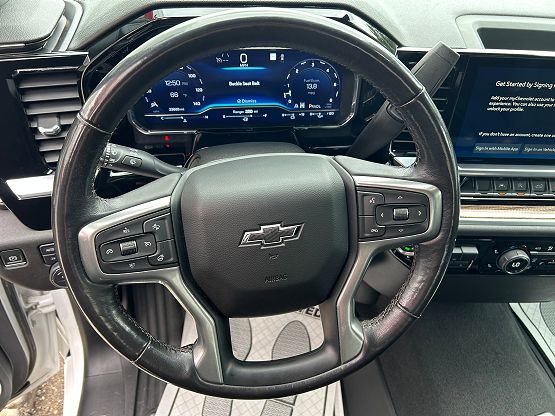 2022 Chevrolet Silverado 1500 RST photo 2