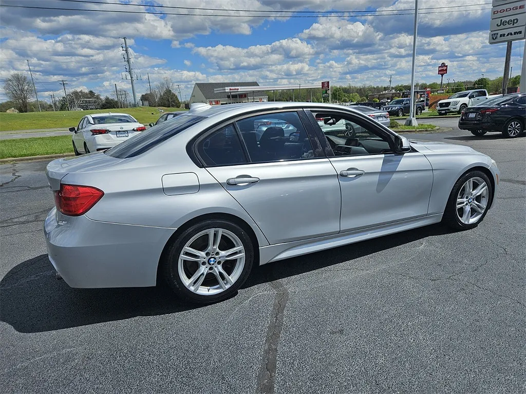 2014 BMW 3 Series 335i image 4