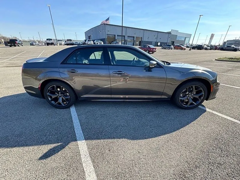 2023 Chrysler 300 S image 3