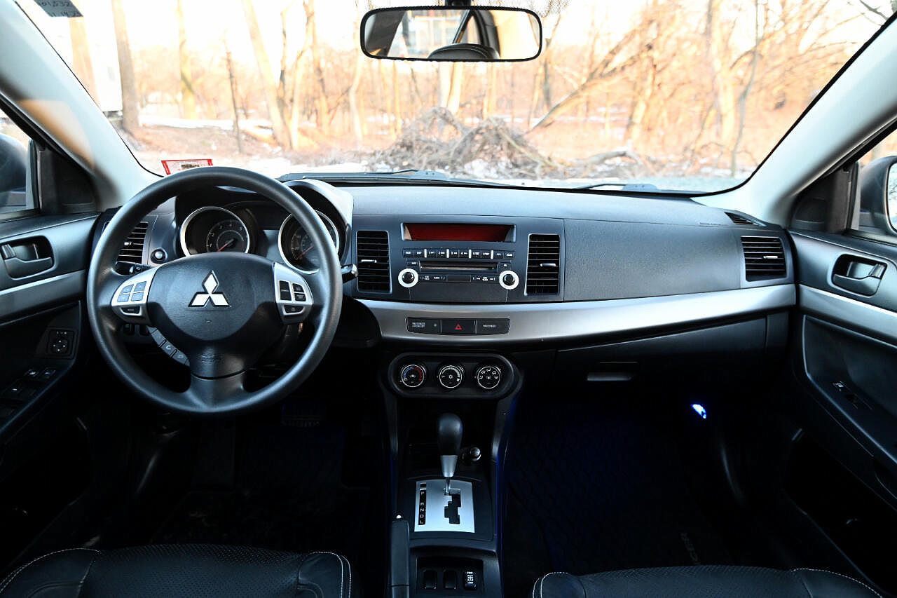 2013 Mitsubishi Lancer SE image 20