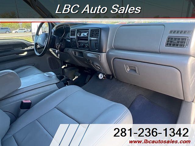 2005 Ford Excursion XLT image 25