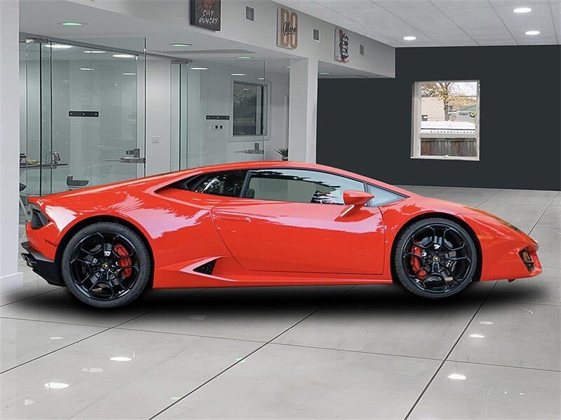 2019 Lamborghini Huracan LP580 image 18