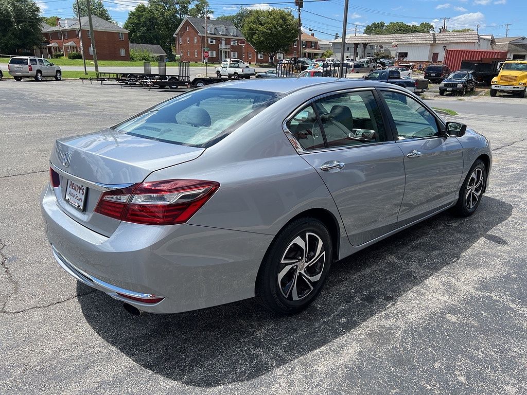 2016 Honda Accord LX image 4