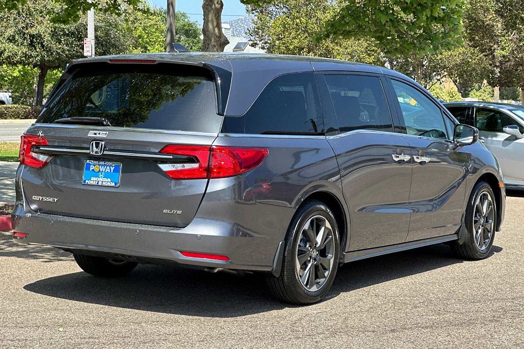 2024 Honda Odyssey Elite image 3