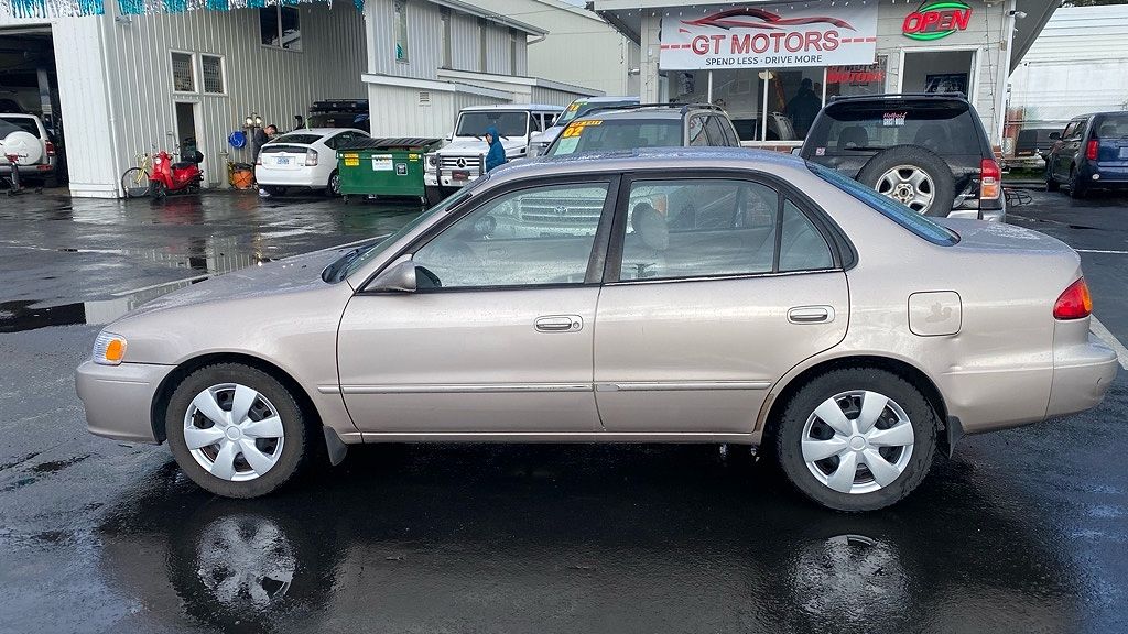 2001 Toyota Corolla LE image 3